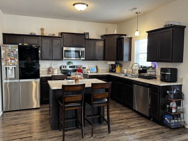 Foto del edificio - 407 Cattle Ranch Ln