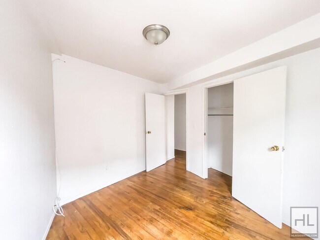 Foto del edificio - CLINTON HILL / Spacious 2-Bed 1-Bath / Con...