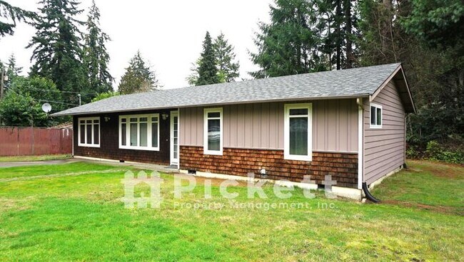 Foto del edificio - 3 Bedroom East Bremerton Rambler