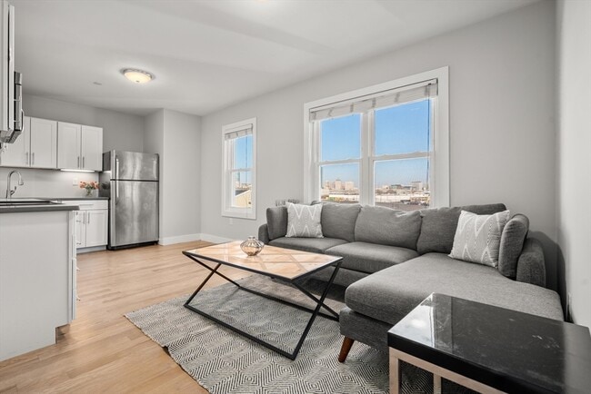 Building Photo - 543 Dorchester Ave