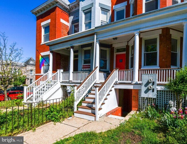 Building Photo - 104 R St NE