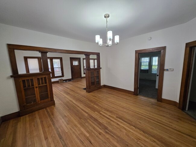 Building Photo - 252 N Lorraine Ave