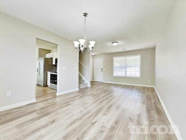 Building Photo - 208 Autumn Woods Dr