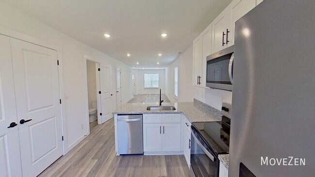 Building Photo - 277 Vanderbilt Rd