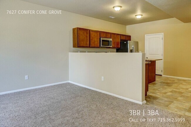 Foto del edificio - New Townhome near Woodmen