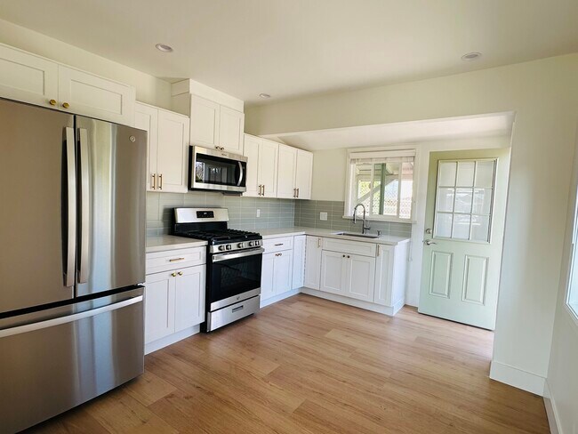 Building Photo - 2557 W Avenue 31