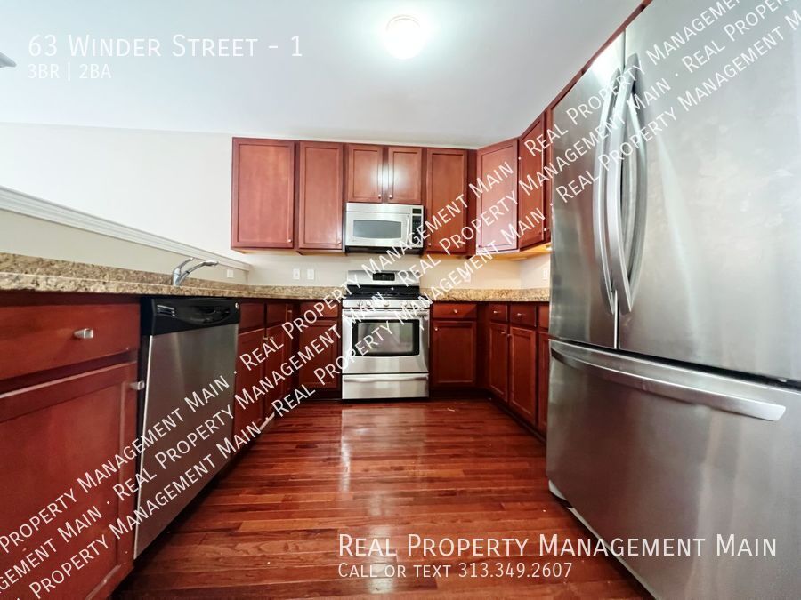 Primary Photo - 63 Winder St