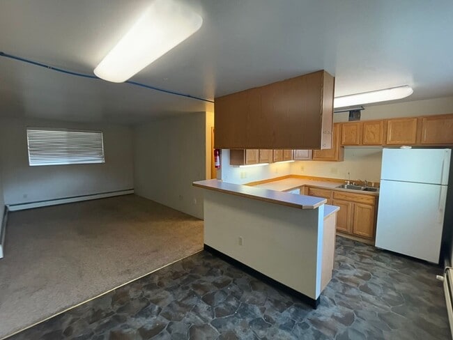 Building Photo - 1 BD, 1 BA Apartment Nestled Back on a Cul-de-Sac