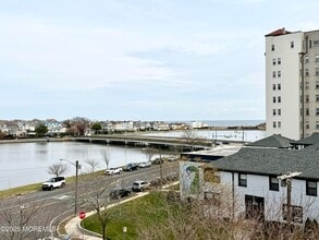 Building Photo - 500 Deal Lake Dr