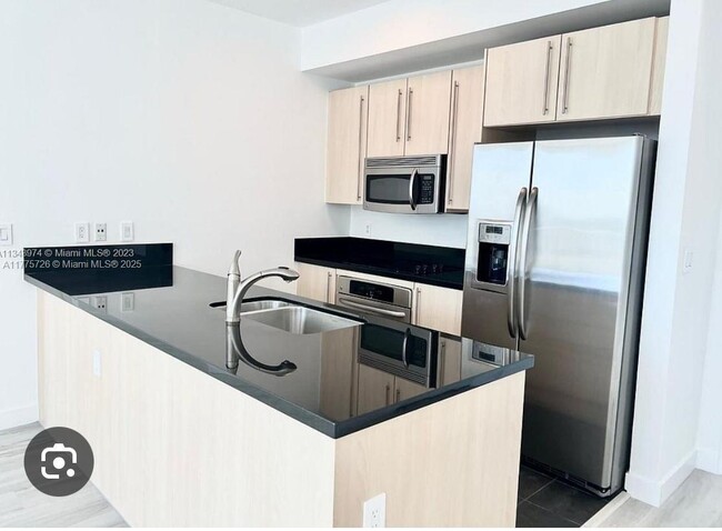 Foto del edificio - 79 SW 12th St