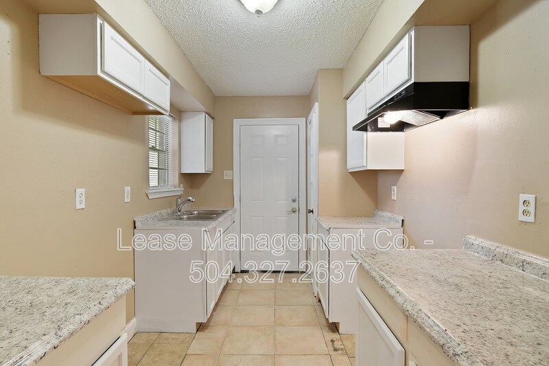 Foto del edificio - 7228 Warfield St