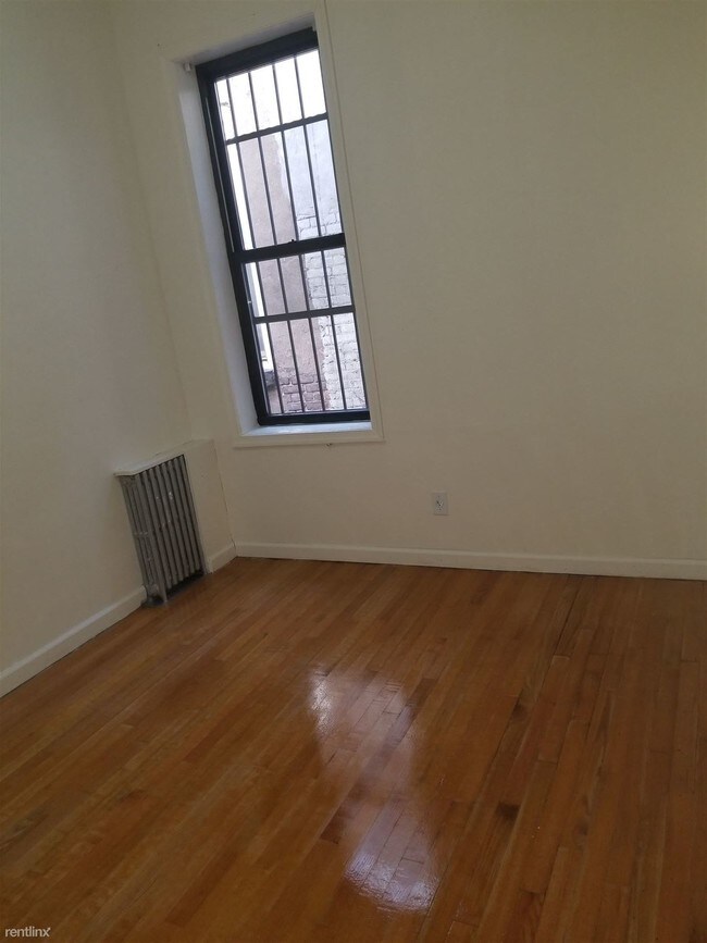 Foto del edificio - 2 br, 1 bath Apartment - 227 Eldert St
