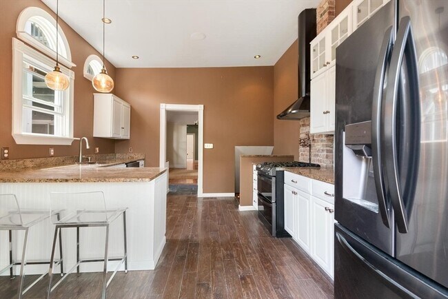 Building Photo - 58 G St