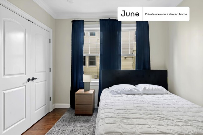 Building Photo - Room in Shared 4 bed/1.5 bath home