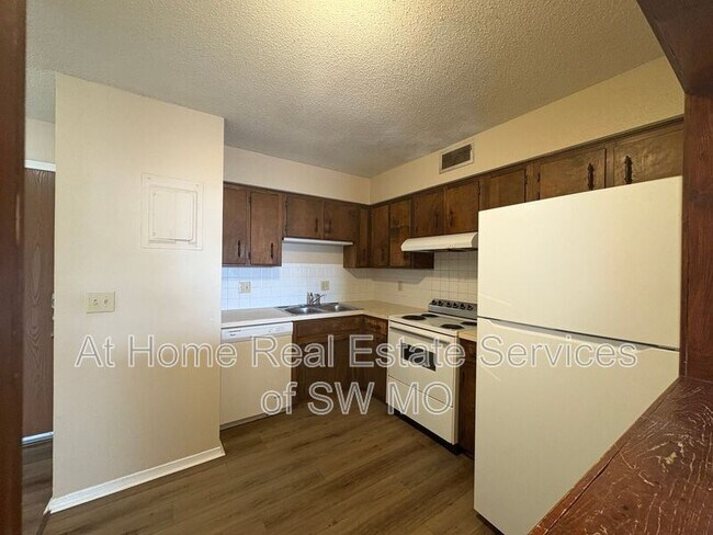 Foto del edificio - 933 S Wildan Ave