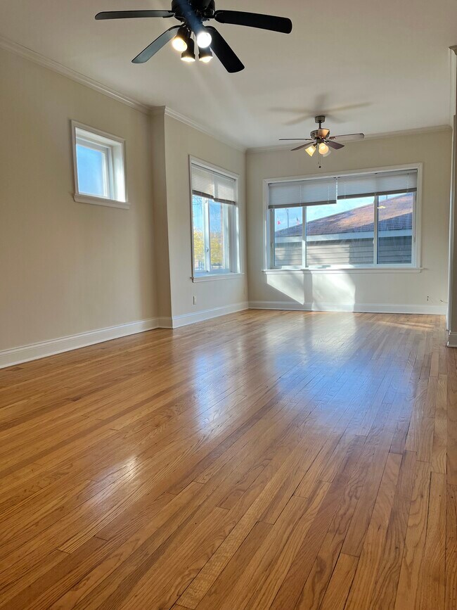 Foto del edificio - 3145 N Lamon Ave