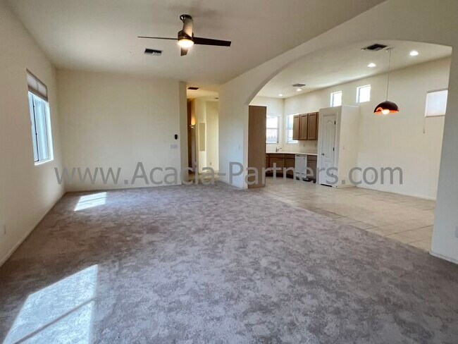 Building Photo - 5087 N Pinnacle Cove Dr