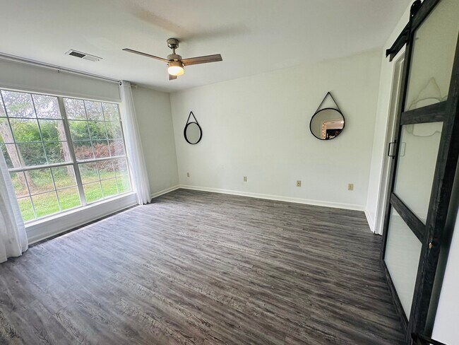 Foto del edificio - 11883 E Holmes Rd