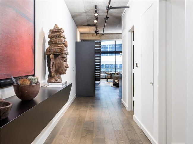 Foto del edificio - 1999 McKinney Ave