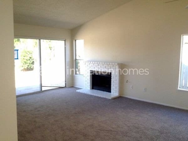 Foto del edificio - 611 Twinberry Ln