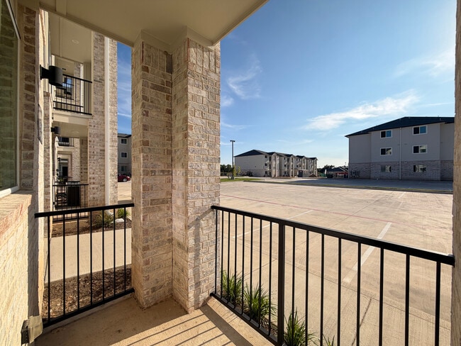 Building Photo - Beyond The Bend