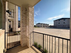 Building Photo - Beyond The Bend