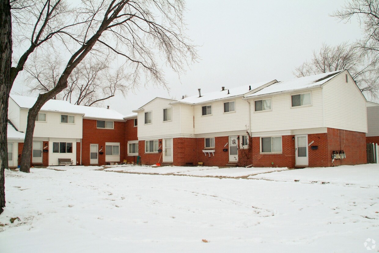 31888 Williamsburg St, Saint Clair Shores, MI 48082 Apartments in Saint Clair Shores, MI