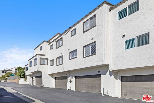 Foto del edificio - 1732 Palisades Dr