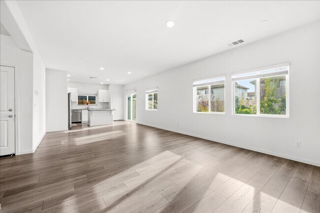 Foto del edificio - 3818 Fong Ranch Rd