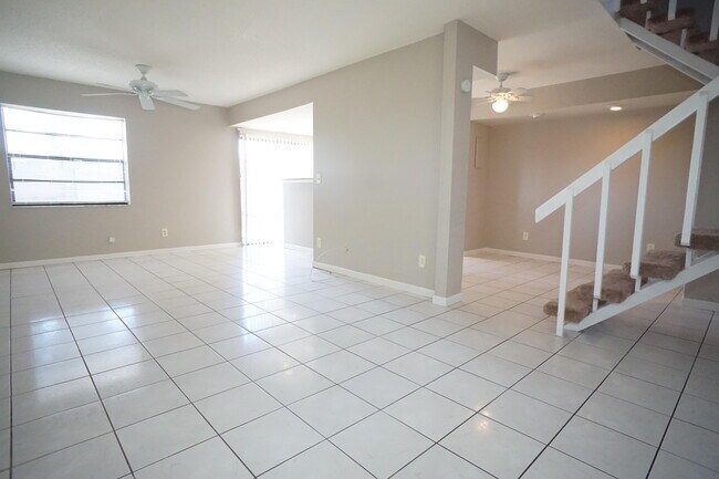 Building Photo - 4330 Lilac St