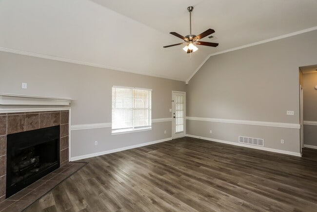 Building Photo - 2453 Kindlewood Dr