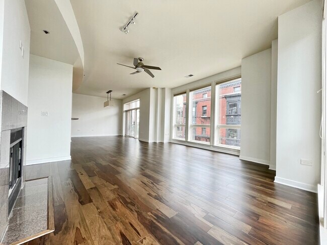 Building Photo - 600 W Drummond Pl