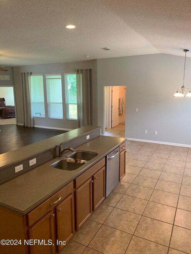 Foto del edificio - 819 Wards Creek Ln