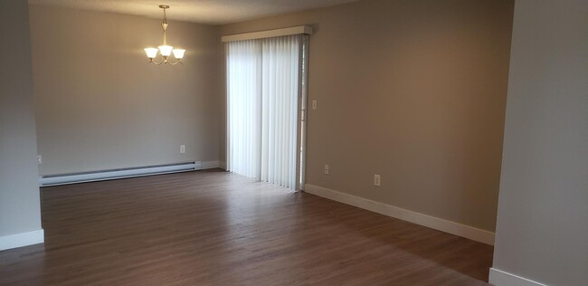 Building Photo - 2909-2911 E 33rd Ave - Duplex