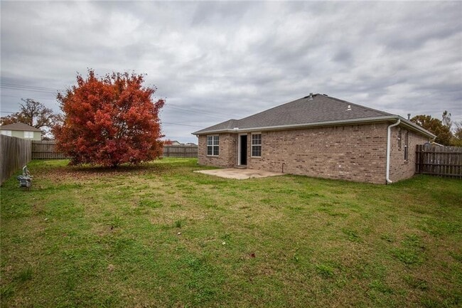 Building Photo - 611 Firewood Dr