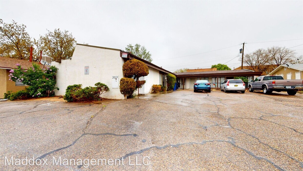 Foto principal - 3212 Wellesley Ct NE