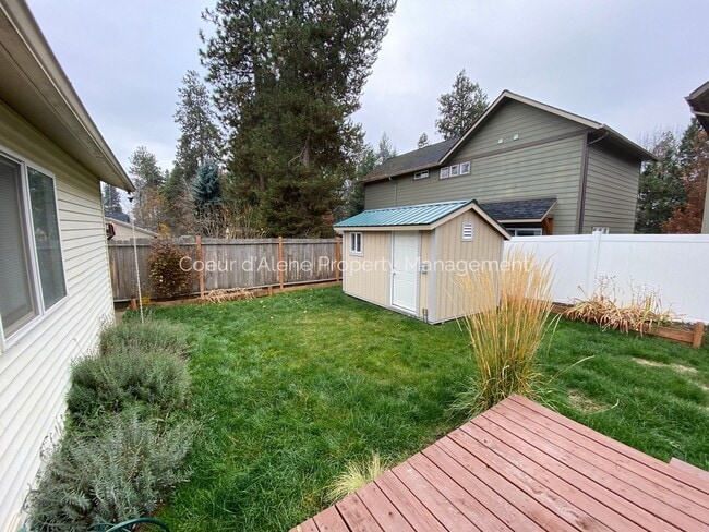 Building Photo - 2 bed, 2 bath house w/ "She-Shed"