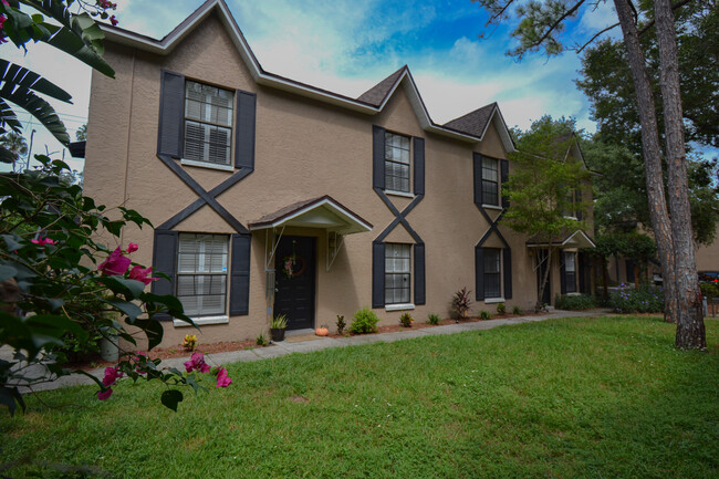 Building Photo - Gandy Parkside Apartments