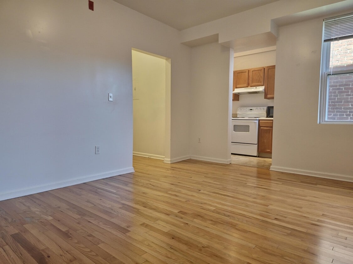 Photo - 1458 Columbia Rd NW-409