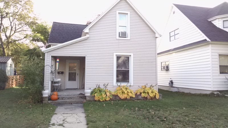 Primary Photo - 114 E Twelfth St