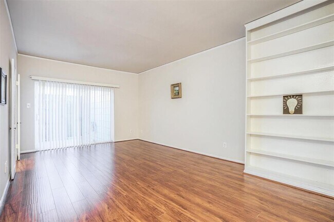 Building Photo - 14711 Barryknoll Ln