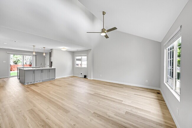 Building Photo - $2,550 - 3 Bed, 2.5 Bath Home in Fredrick ...