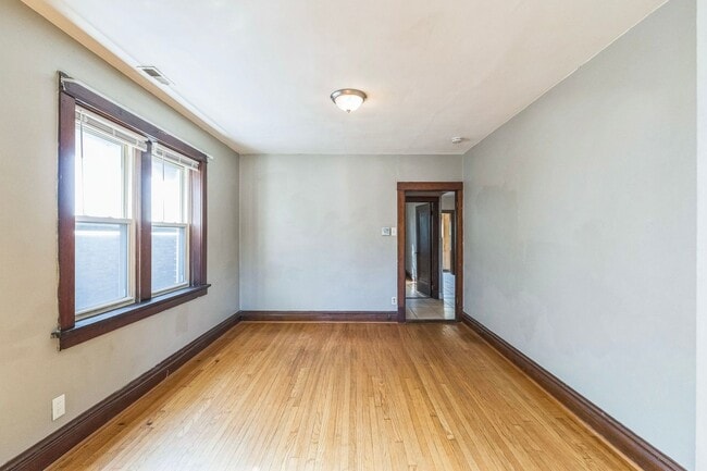 Building Photo - 5512-5514 S Grand Blvd