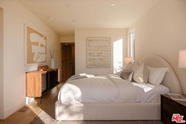 Foto del edificio - 1930 Kemper St