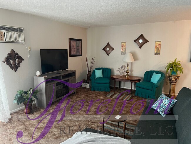 Foto del edificio - 4440 S Poplar St