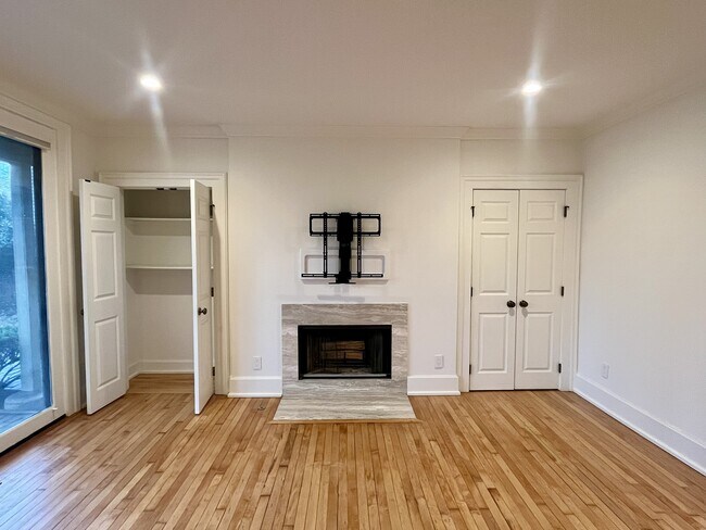 Foto del edificio - 674 Mohawk