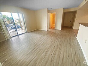 Building Photo - 400 Palm Cir W