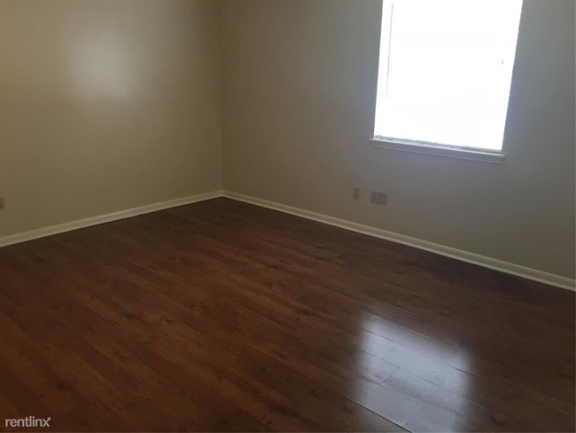 Building Photo - 4 br, 2.5 bath House - 9603 Upwood Dr