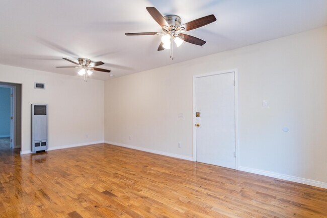 Foto del edificio - 180 S Mountain View Ave