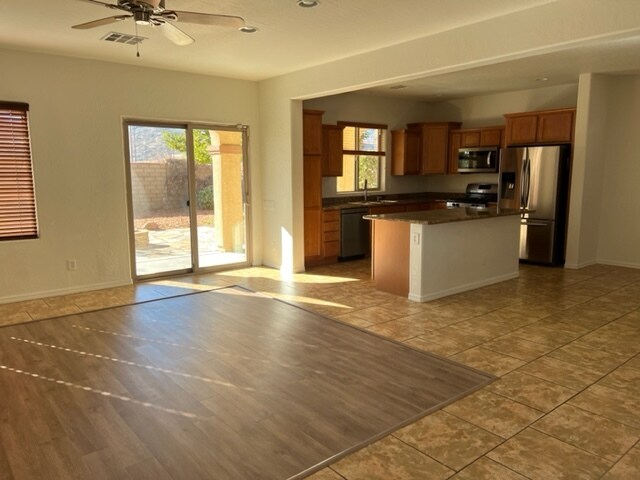Building Photo - 11805 Alava Ave